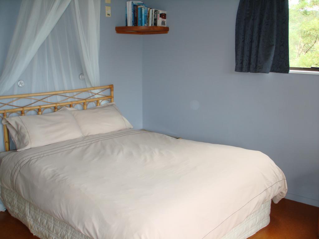 Tryphena Manuka Lodge מראה חיצוני תמונה